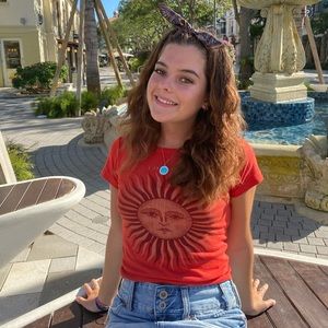 Meet your Posher, Lucy